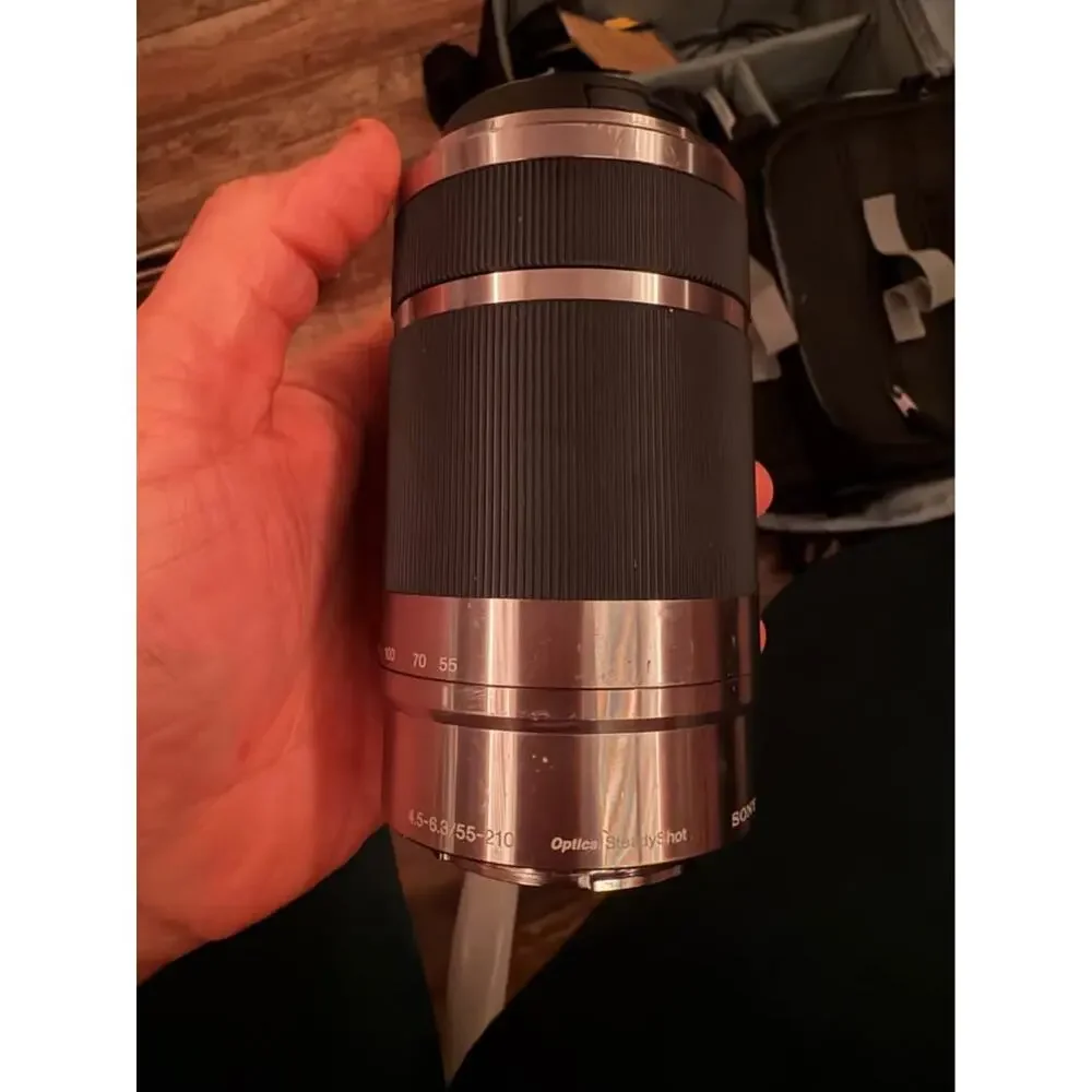 Sony E 55-210mm f/4.5-6.3 OSS E-mount lens